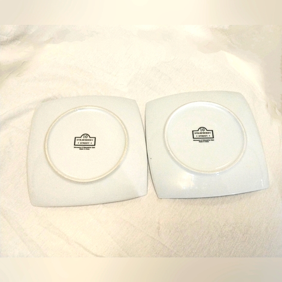 The Laughing Cow 2 piece Collectible Plate Set RARE Square shape w/curved edges - Picture 6 of 6